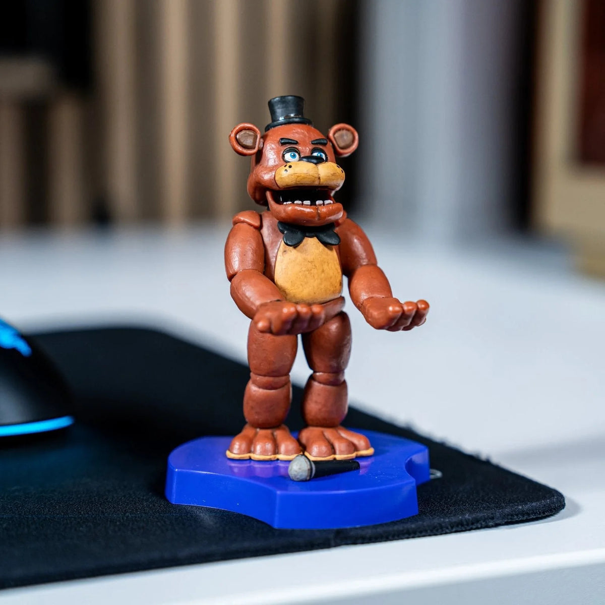 Five Nights at Freddy's - Mini Cable Guy - Freddy Phone Stand